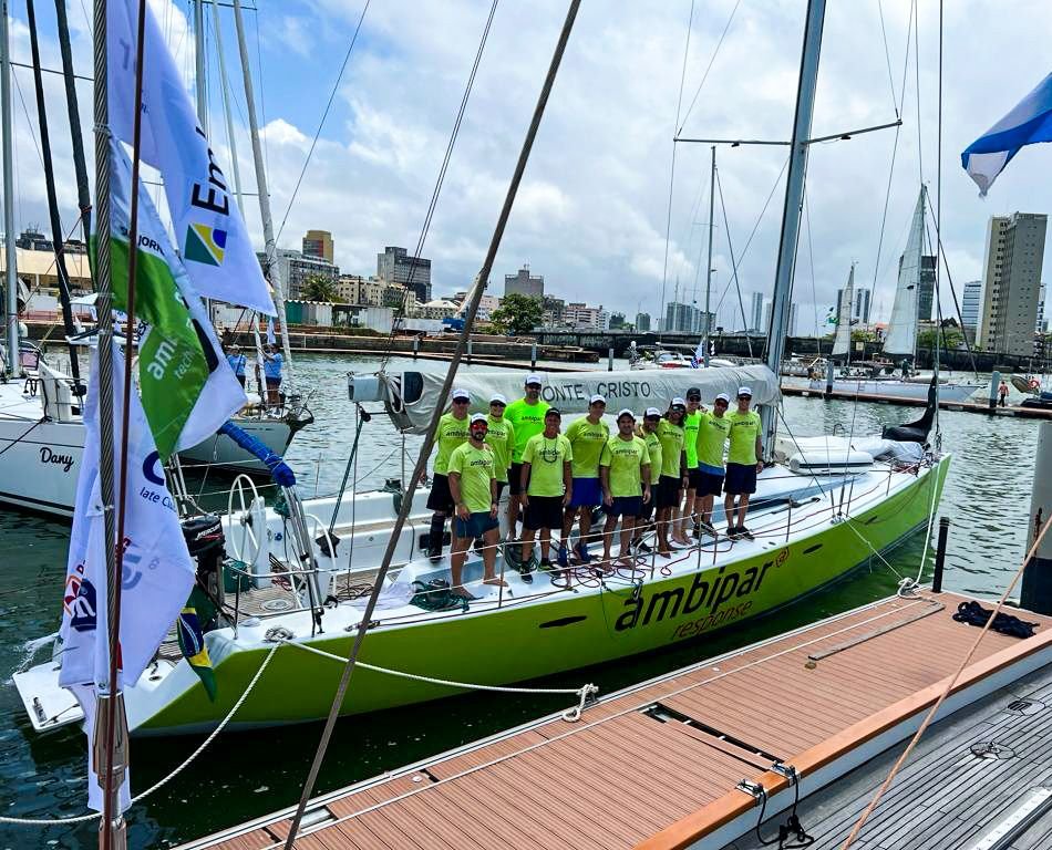 Ambipar Response larga na regata na Recife Noronha